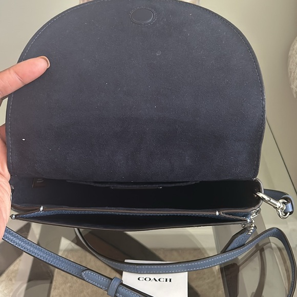 Authentic Coach Crossbody Bag - Picture 8 of 10